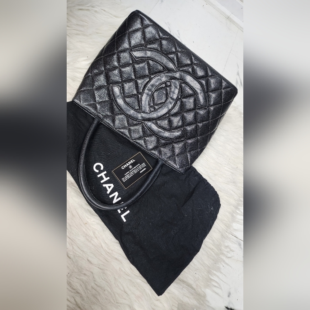 CHANEL Caviar Maidallon Bag - Picture 13 of 15